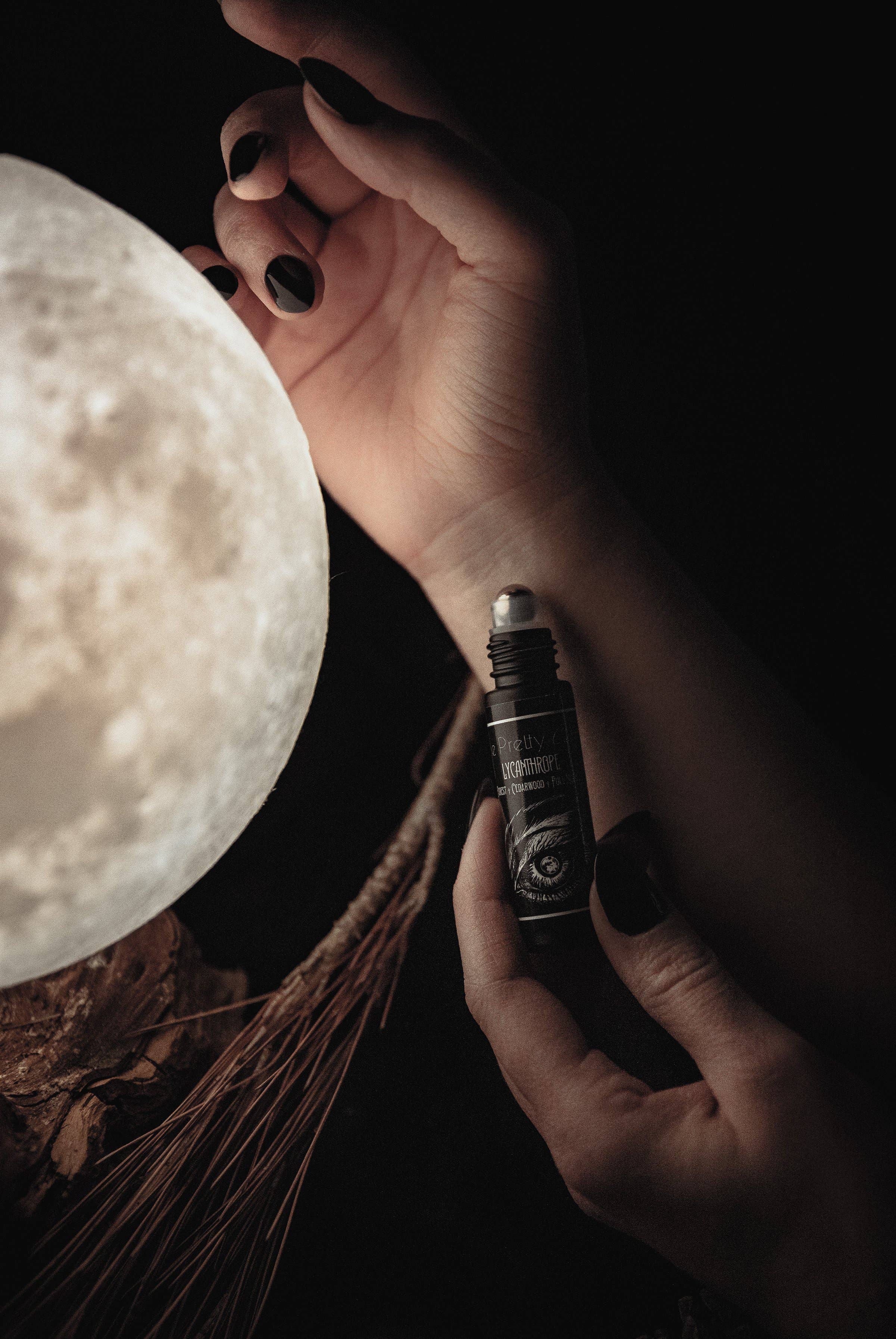 THE PRETTY CULT Lycanthrope Perfume Oil